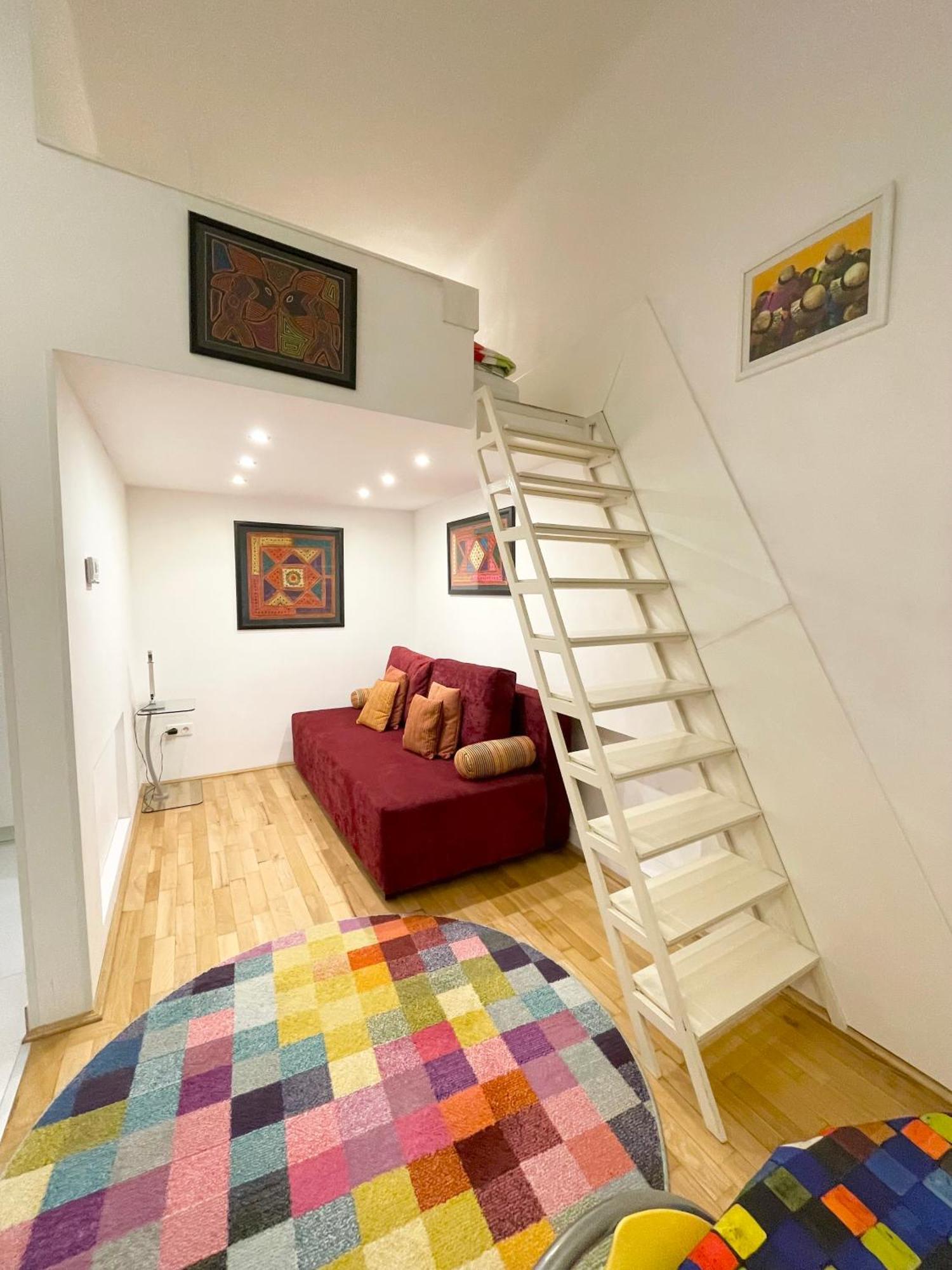 Rainbow Pearl Apartment At St Stephen' S Basilica Budapest Exterior photo